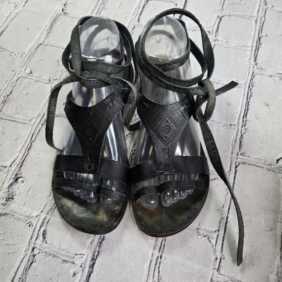 Free People black leather boho hippie gladiator ankle wrap sandals - Picture 9 of 12